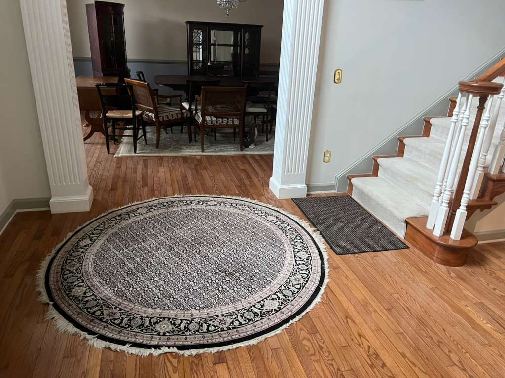 HERNANDEZ & CISNEROS FLOORING - Slide 1